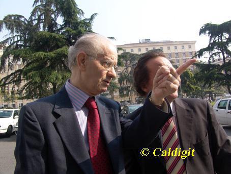 Omaggio floreale al Maestro Ruggiero Leoncavallo - Napoli 23 Aprile 2007_011.JPG